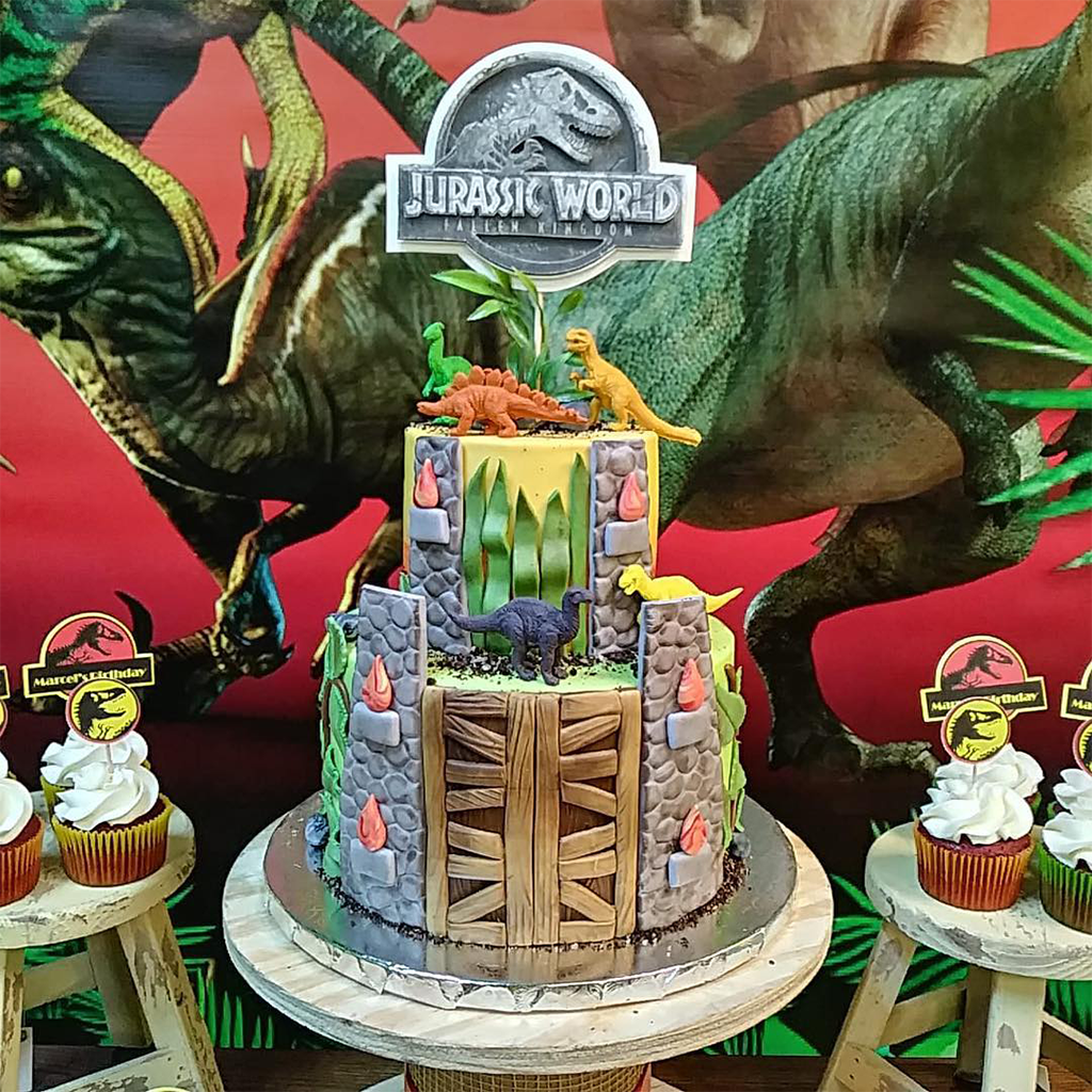 jurassic-world-cake.jpg